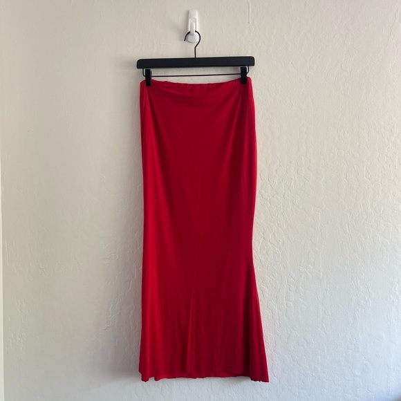 Oh Polly Sabine Mid Rise Maxi Skirt in Fire Red Heart Detail Womens Size 8 - Picture 3 of 9